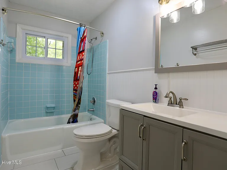 202 Haldane Dr — Photo 23
