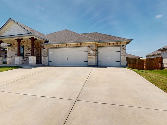 3rd image of 2417 Lavigne Ct