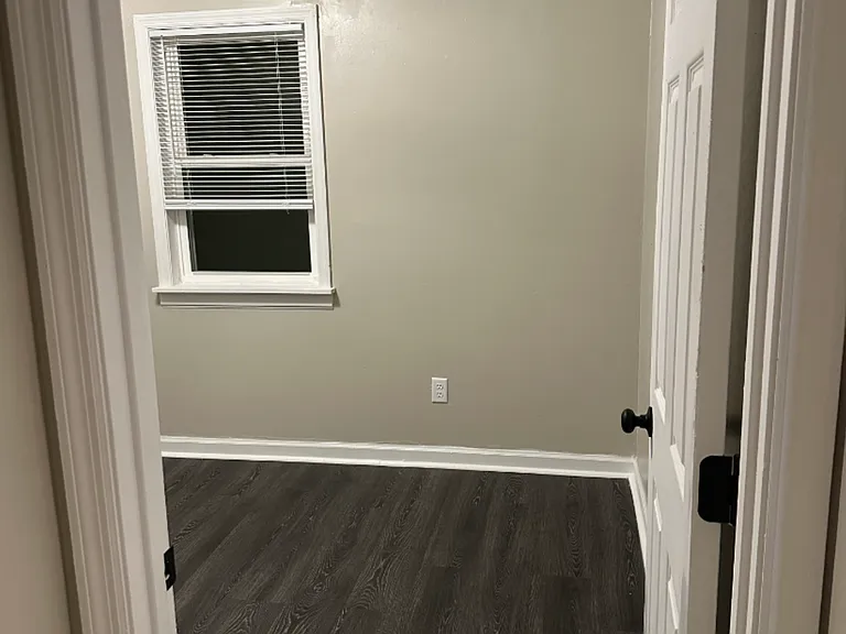 10 Bedroom 1