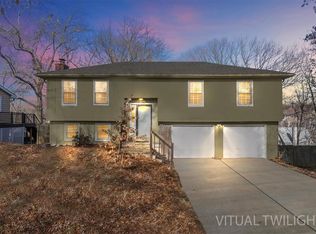 10116 W 52nd Ter, Merriam, KS 66203