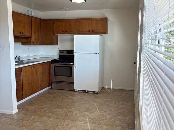 3rd image of 1042 S Linda Vista Dr