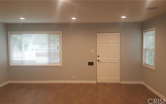 4th image of 4931 Forman Ave