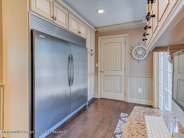 1603 Lake Ave — Photo 12