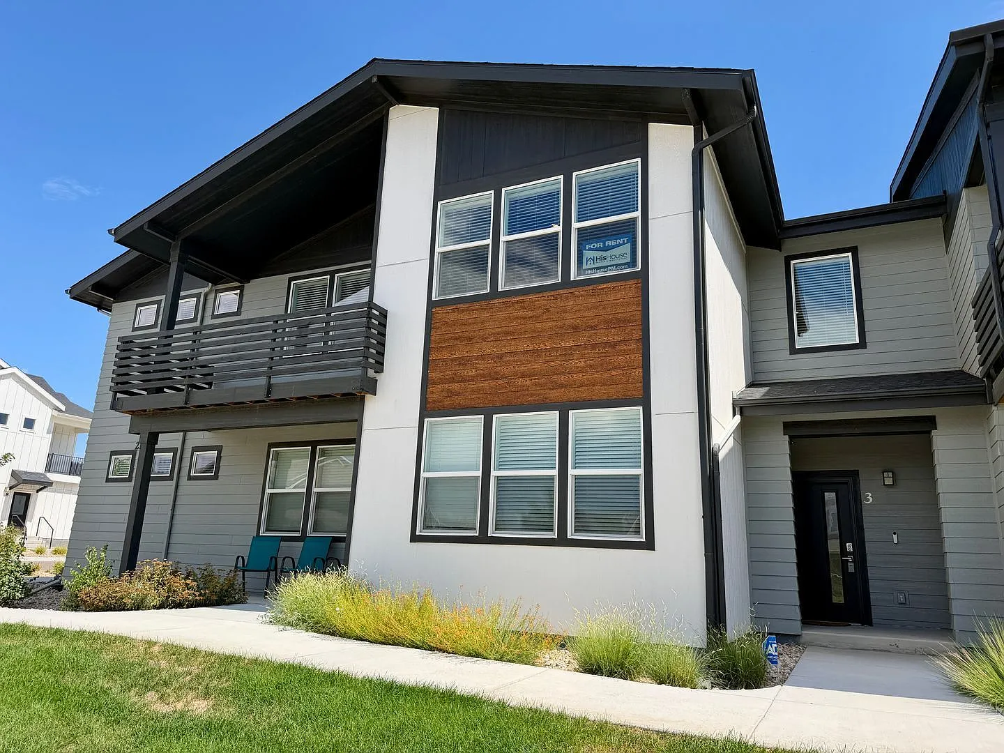 2 bed, 2.0 bath, 1395 sqft, $2,300 — Photo 1