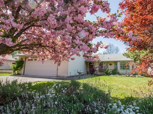 952 Sydney Ct, Central Pt, OR 97502