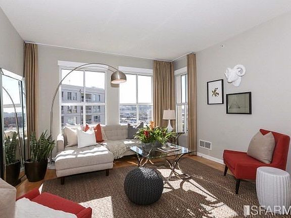3rd image of 140 S Van Ness St #1040