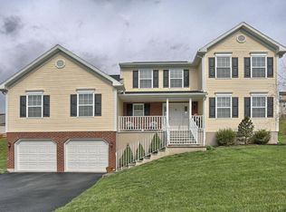 227 Longview Dr, Sinking Spring, PA 19608