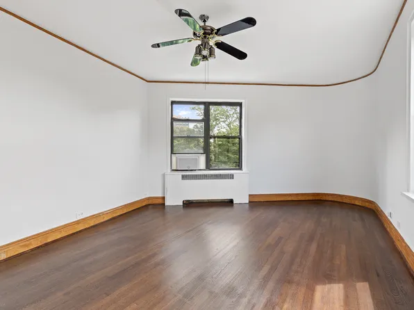 675 Walton Avenue image 4 of 8