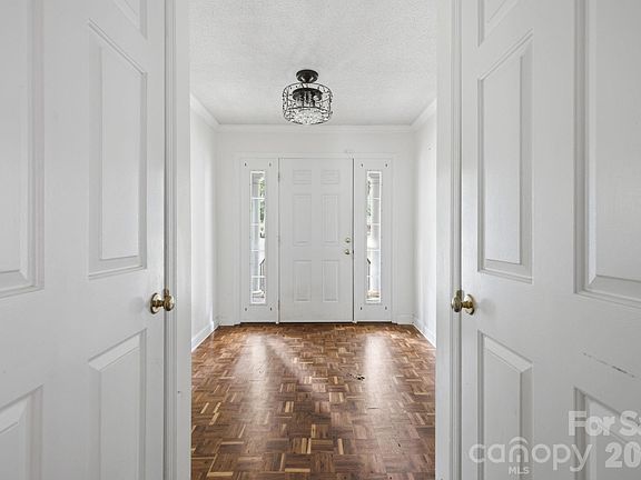 5th image of 108 Augusta Dr