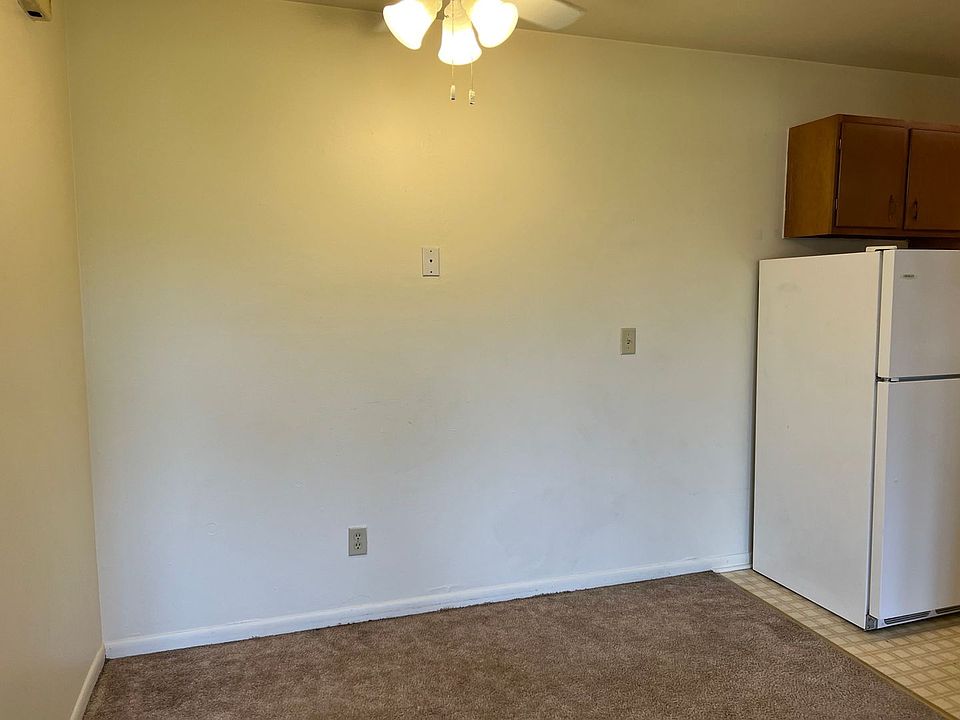 1st image of 1161 W Carriage Dr #6