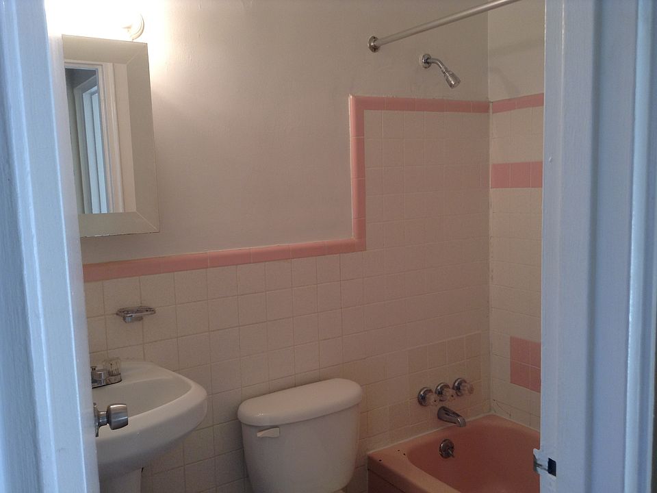 2nd image of 714 Riddle Rd APT 218