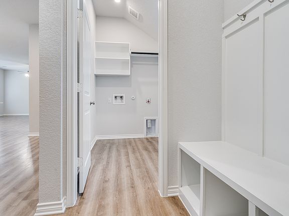 5th image of 509 Los Olives Ln