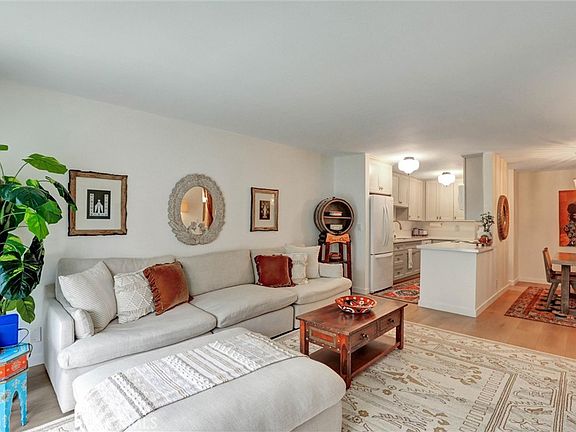 5th image of 6542 Ocean Crest Dr APT C212