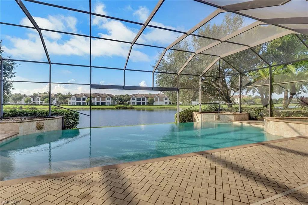 3 bed, 3.0 bath, 2876 sqft, $10,000 — Photo 3
