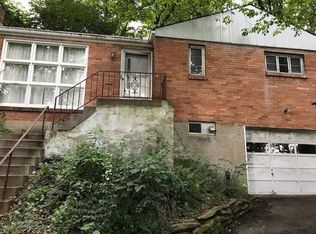 18 Forest Hills Rd, Pittsburgh, PA 15221