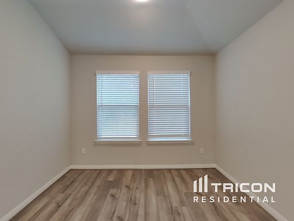 5th image of 13508 Paxton Blvd
