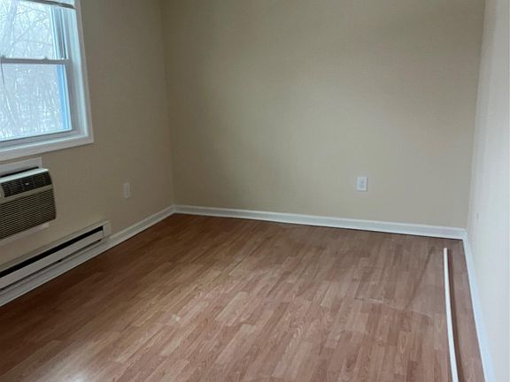 3rd image of 27 N Route 303 APT 4
