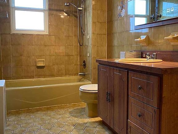 4th image of 1868 80th St #2