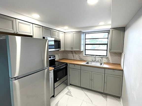 5th image of 23 SE 12th St #102