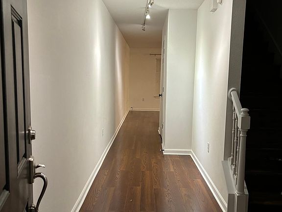 4th image of 160 Swaying Pine Ct