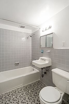 5th image of 149 W 95th St APT A