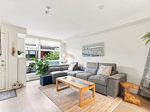 4th image of 14820 Buena Vista Ave #6