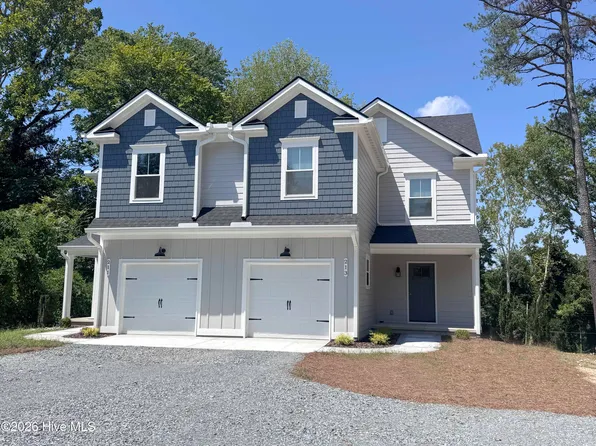 211 N McNeill St, Carthage, NC 28327