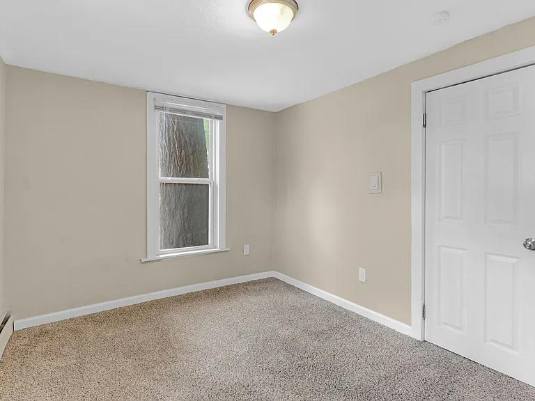 926 N Corona St — Photo 10