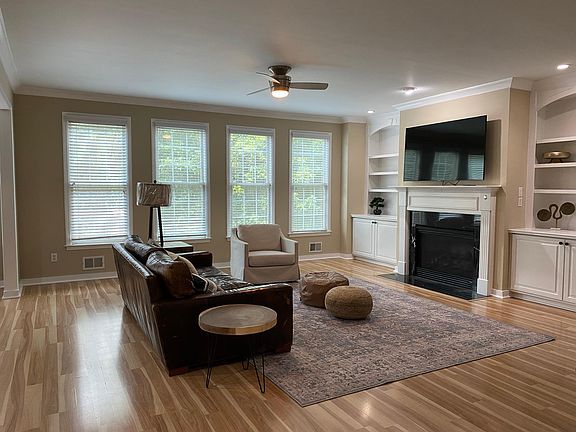 3rd image of 6322 Century Park Pl SE