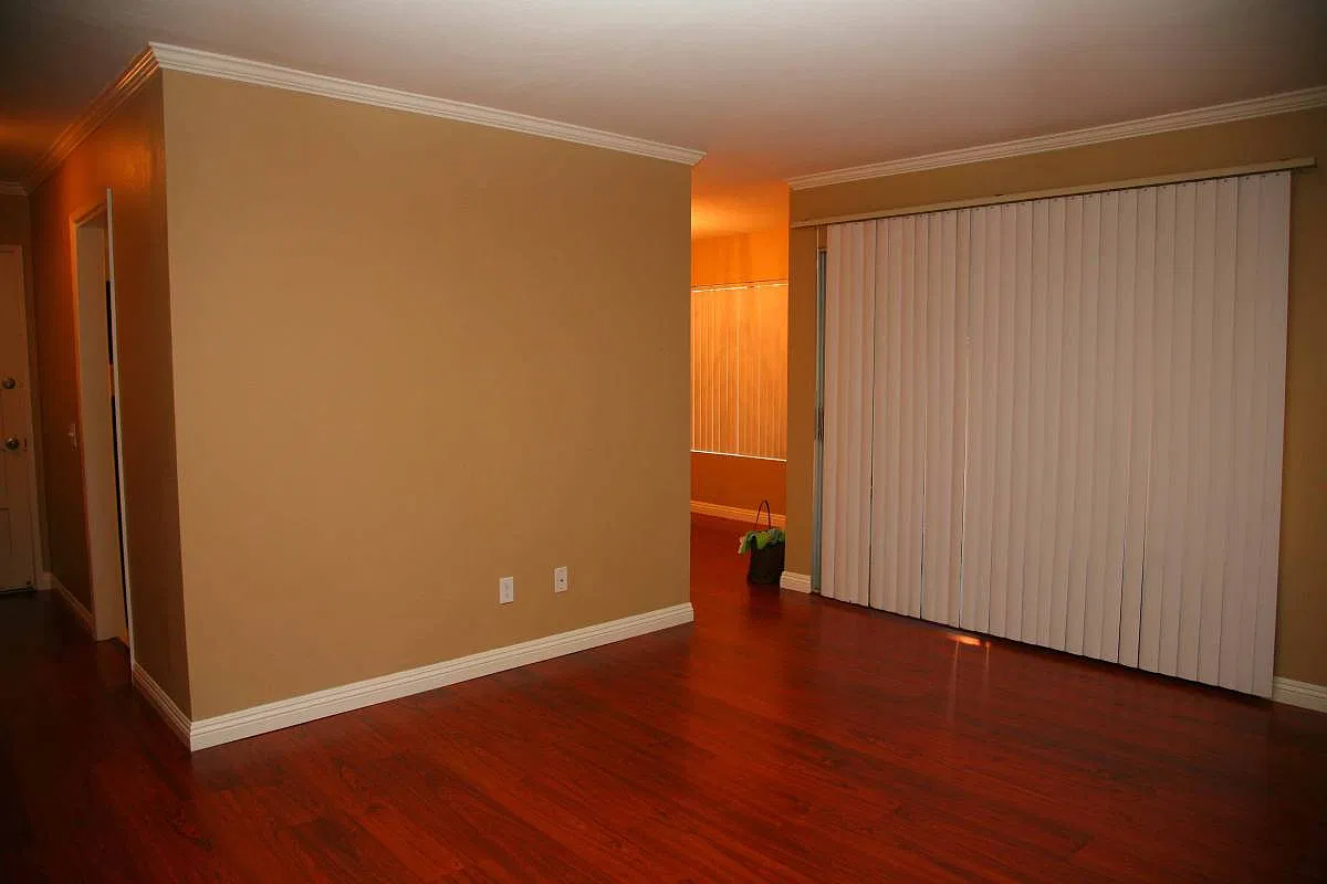 2 bed, 1.5 bath, 855 sqft, $2,490 — Photo 2