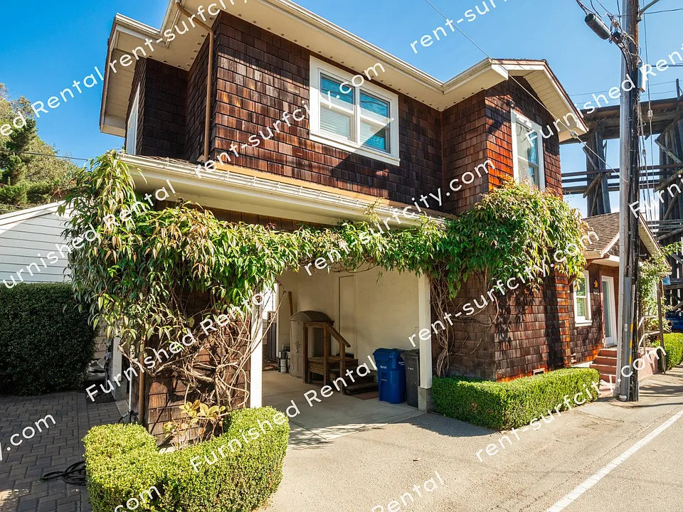 402 Riverview Ave