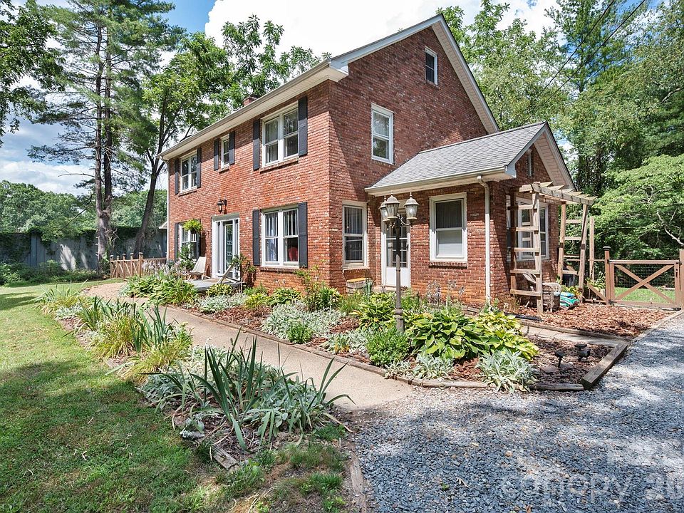 1st image of 29 Chance Cove Ln
