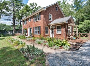 29 Chance Cove Ln, Asheville, NC 28806