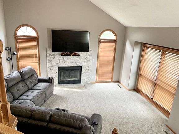 2nd image of 3311 Blackhawk Dr