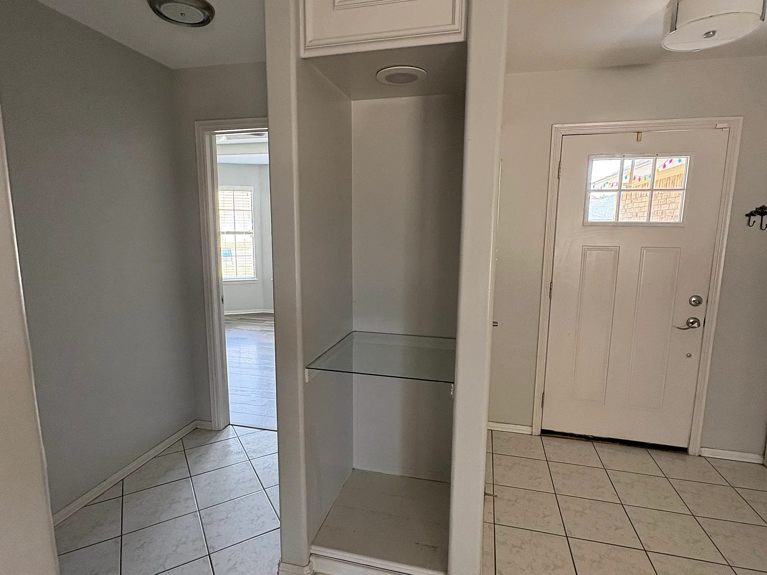 3 bed, 1896 sqft, $1,700 — Photo 2