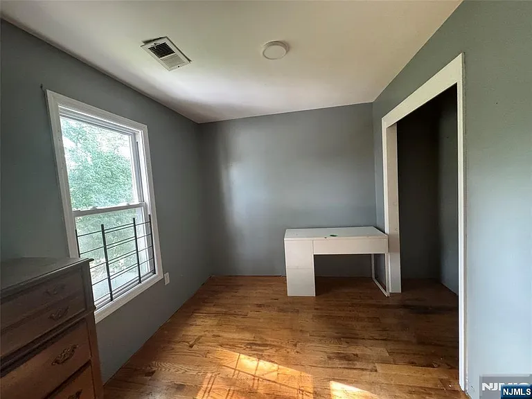 132 E Main St — Photo 9