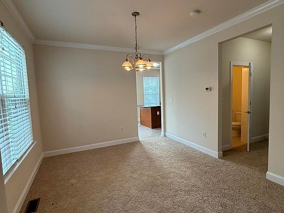 4th image of 860 Main St