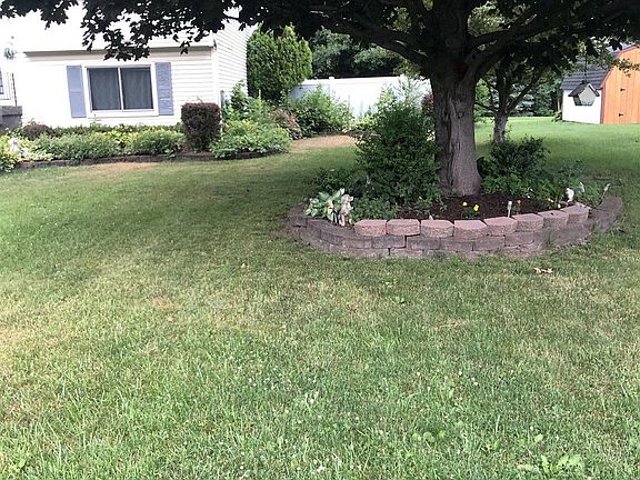 2nd image of 38 Magnolia Cir