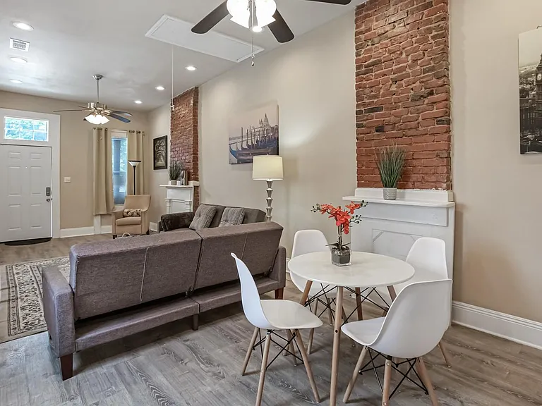 Open floor livingroom