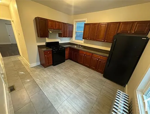 1103 Grove St #1 — Photo 1
