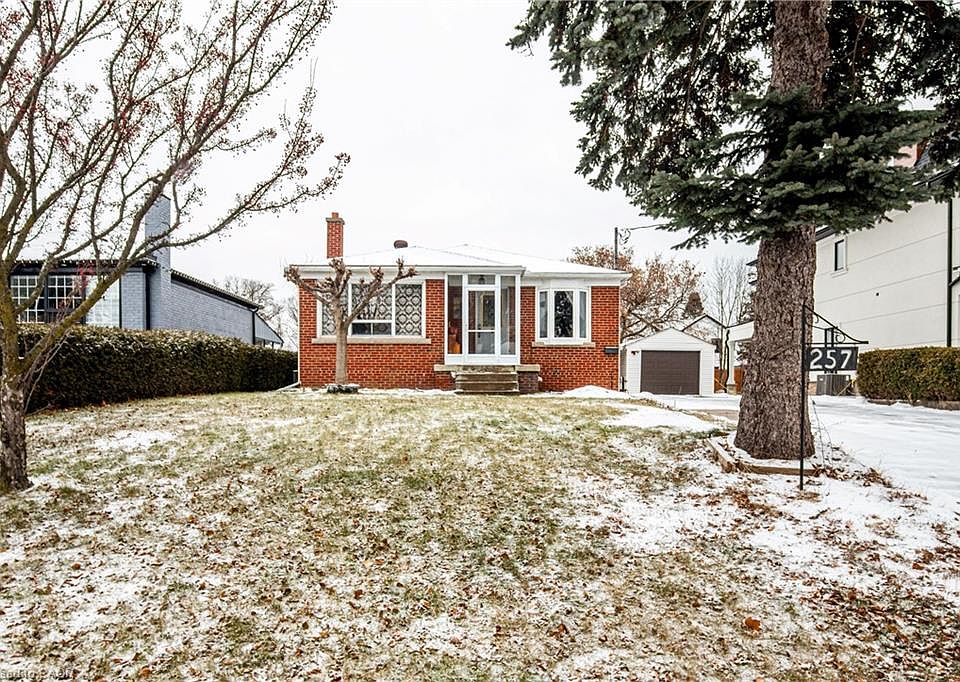 1st image of 257 Woodale Ave