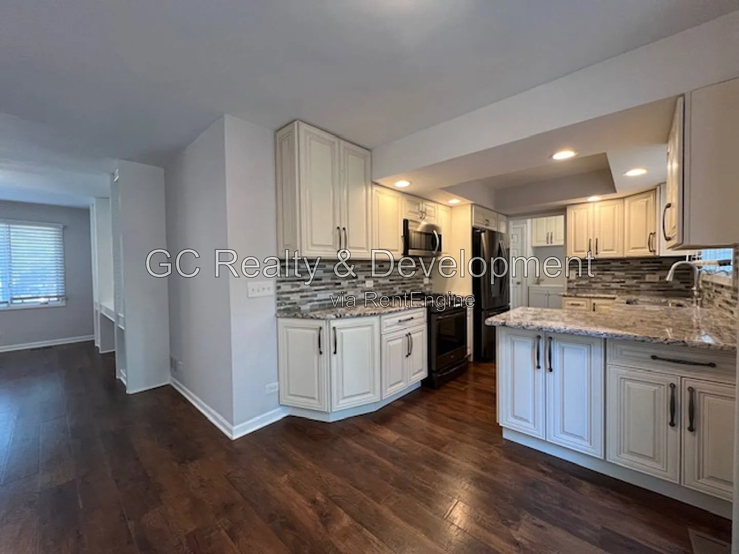 4 bed, 3.5 bath, 2500 sqft, $3,995 — Photo 3