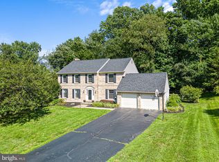 10 Gibbs Ln, Newark, DE 19711