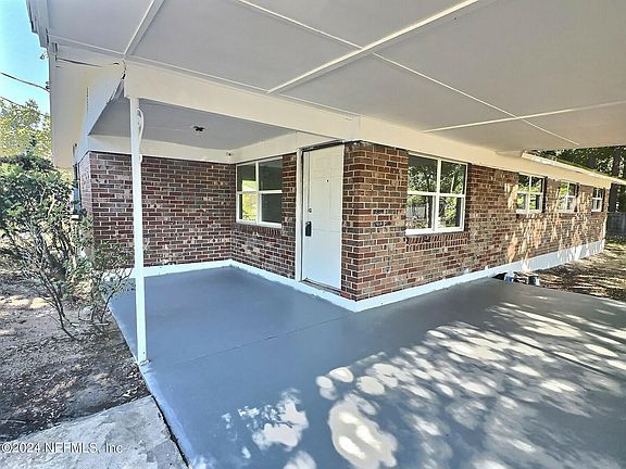 4th image of 5724 KINLOCK Drive W