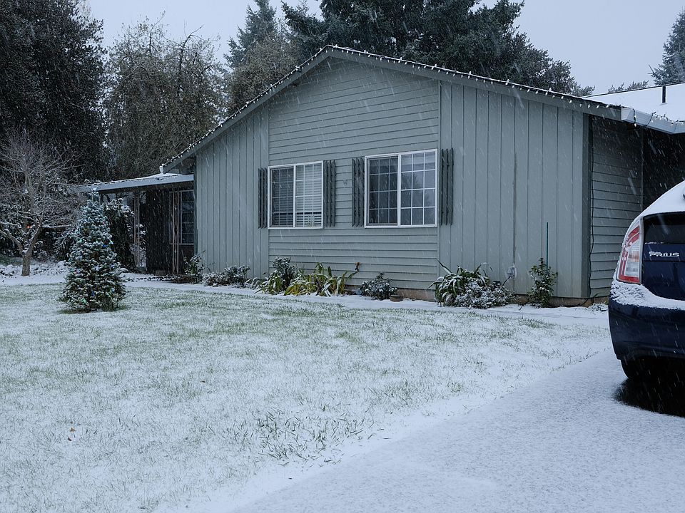 1st image of 11813 NE 56th Ave