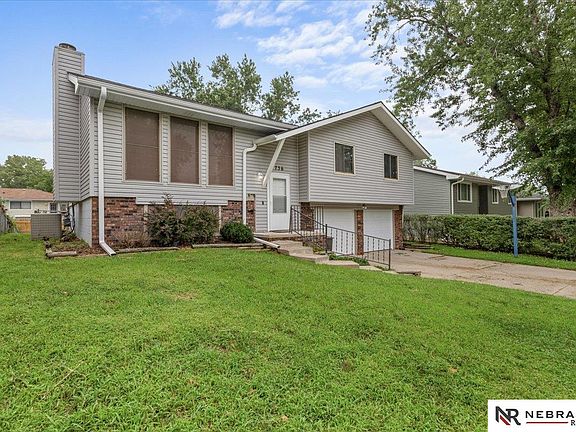 3rd image of 736 W Godfrey Dr