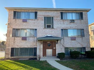 10372 Michael Todd Ter #1S, Glenview, IL 60025