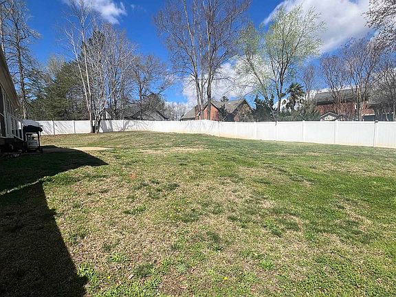 4th image of 108 Butternut Rd