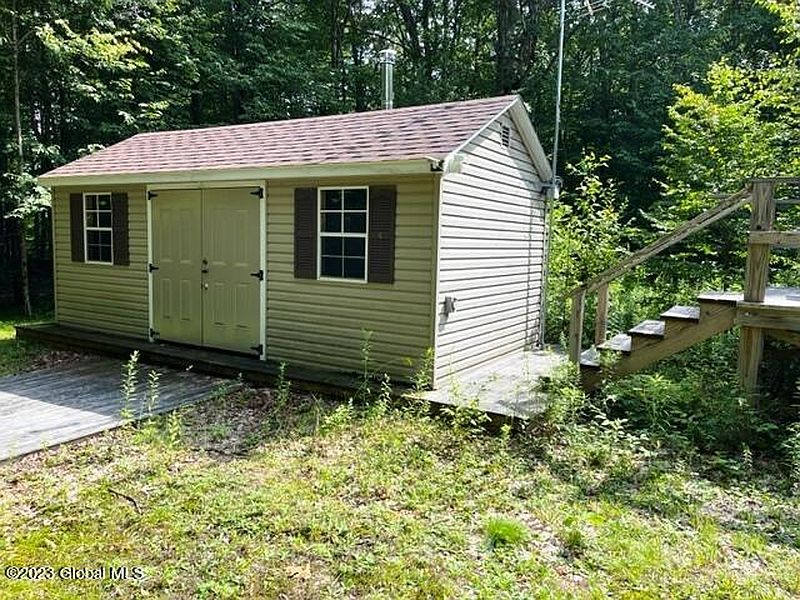3rd image of 741 Fulton Hill Road