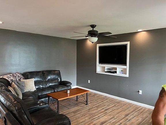 3rd image of 221 Beechgrove Ave Lot 13